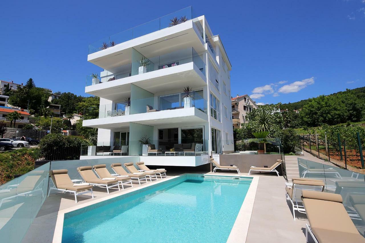 Stylish Apartment 100 M From The Beach 오파티아 외부 사진