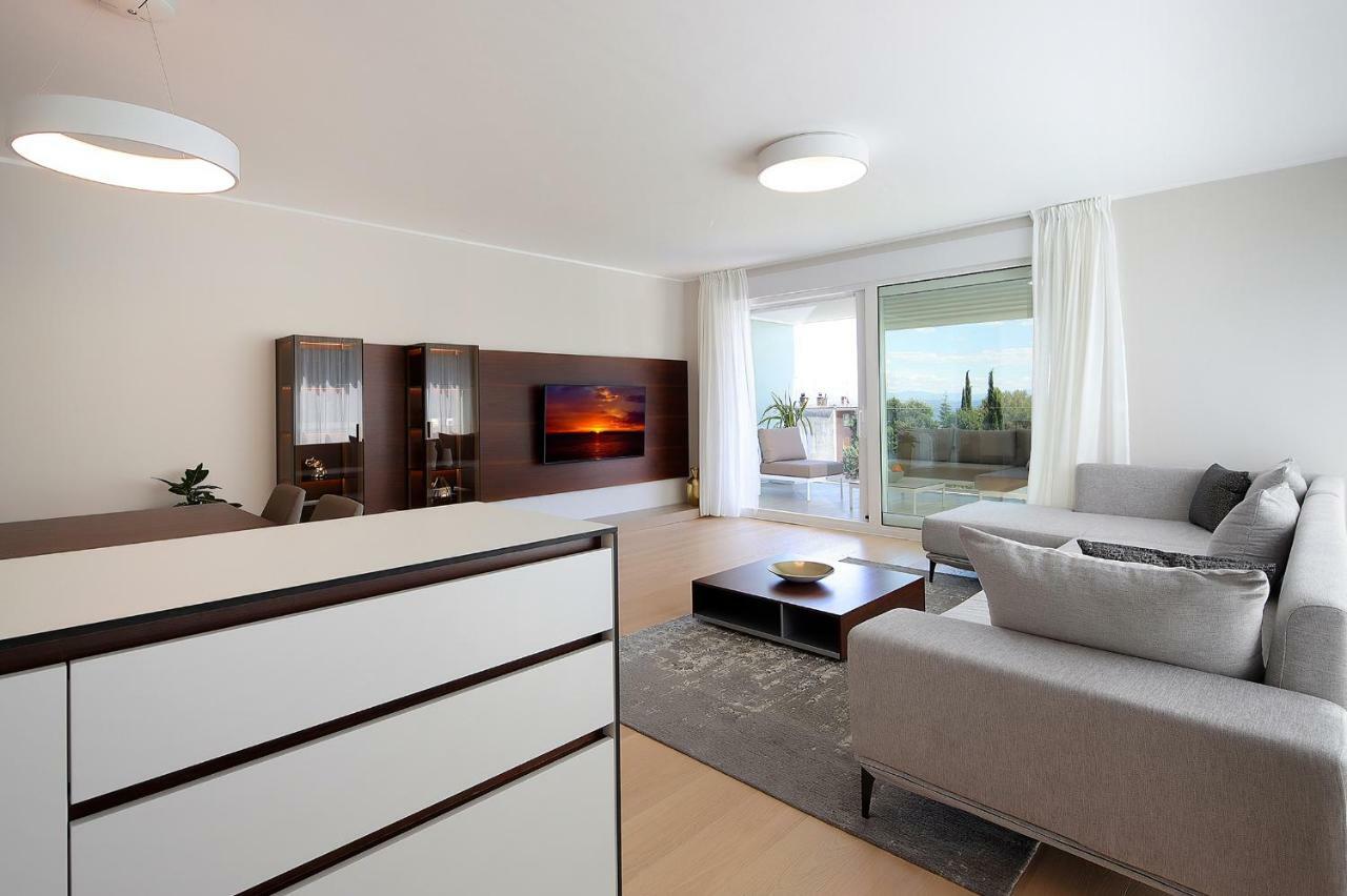 Stylish Apartment 100 M From The Beach 오파티아 외부 사진