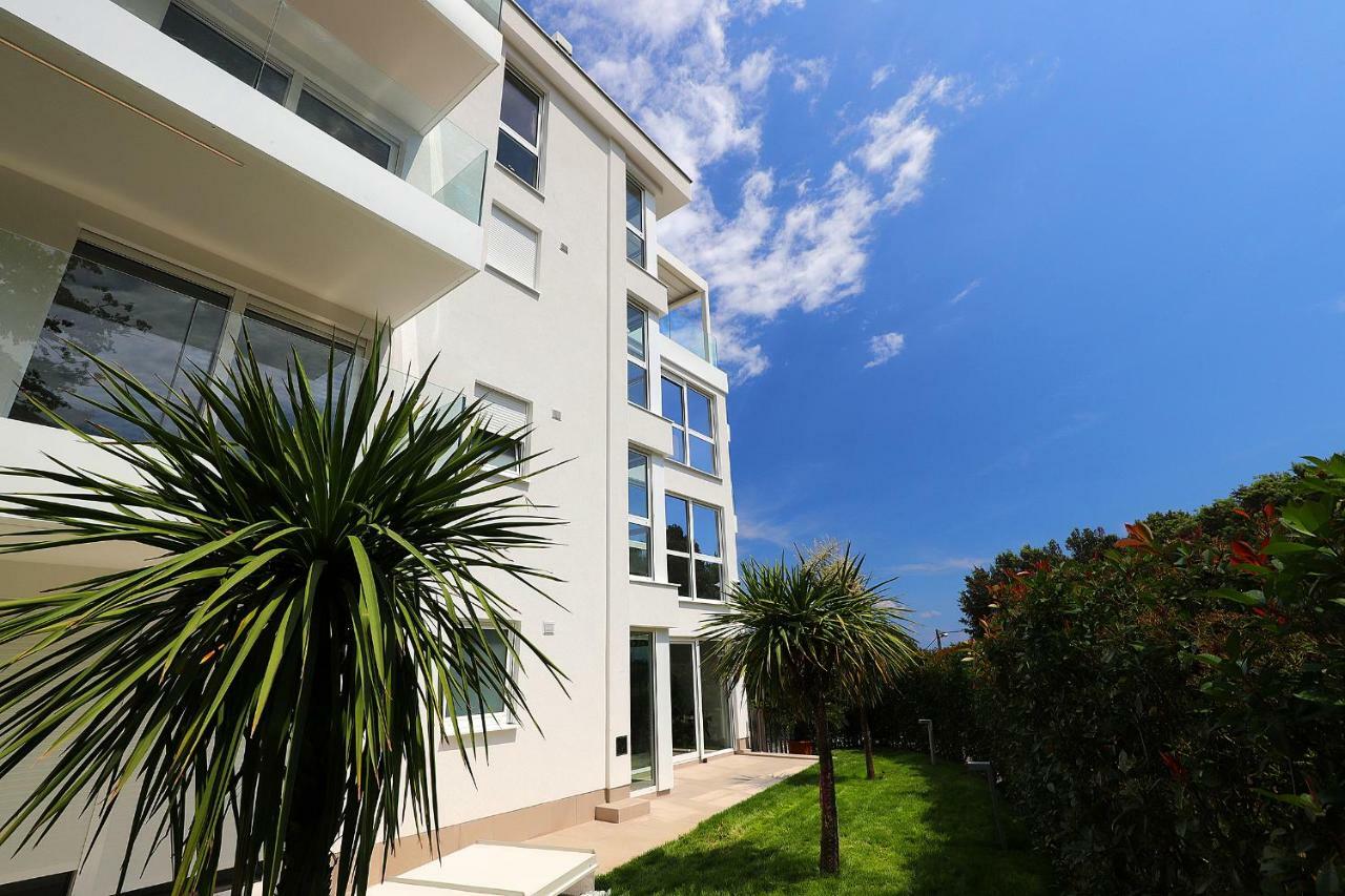 Stylish Apartment 100 M From The Beach 오파티아 외부 사진