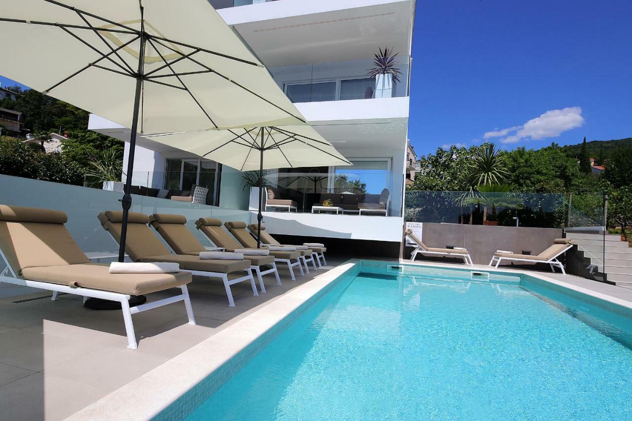 Stylish Apartment 100 M From The Beach 오파티아 외부 사진